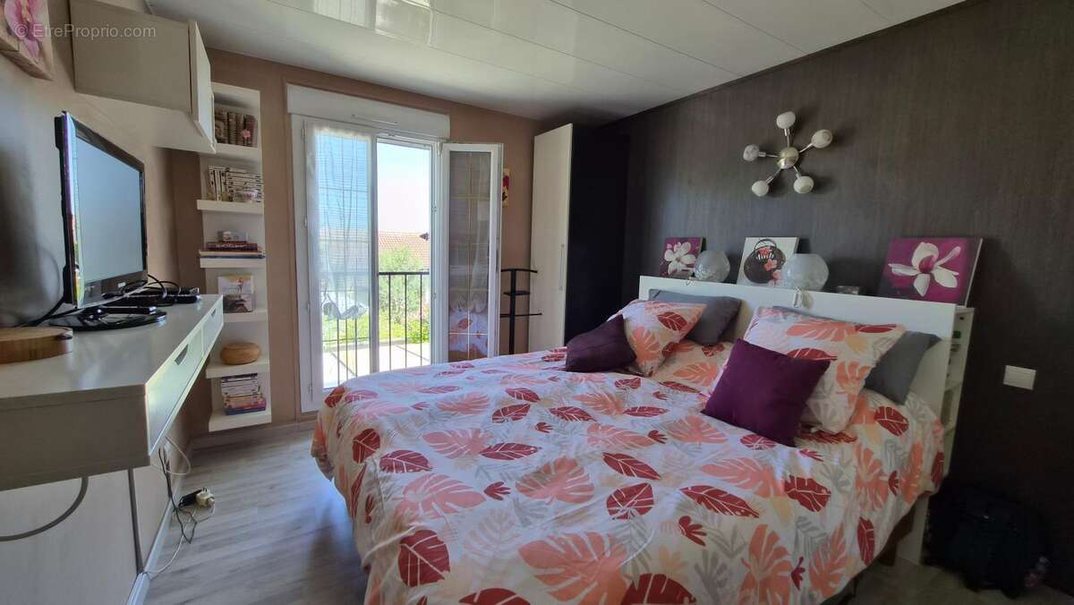 Maison à OLLAINVILLE