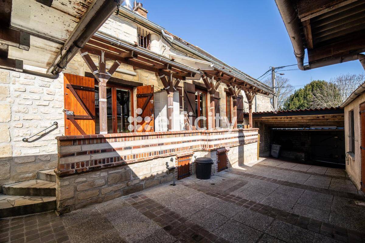 Maison à VILLERS-SOUS-SAINT-LEU