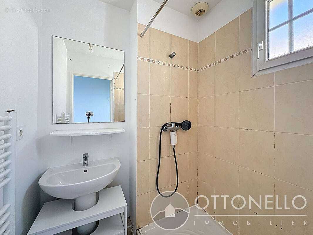 Maison à ROQUEBRUNE-SUR-ARGENS