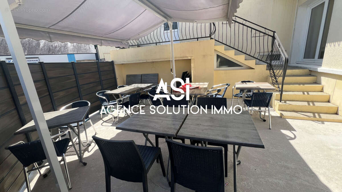 Commerce à VILLAINES-LA-JUHEL