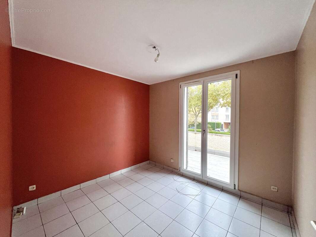 Maison à DECINES-CHARPIEU