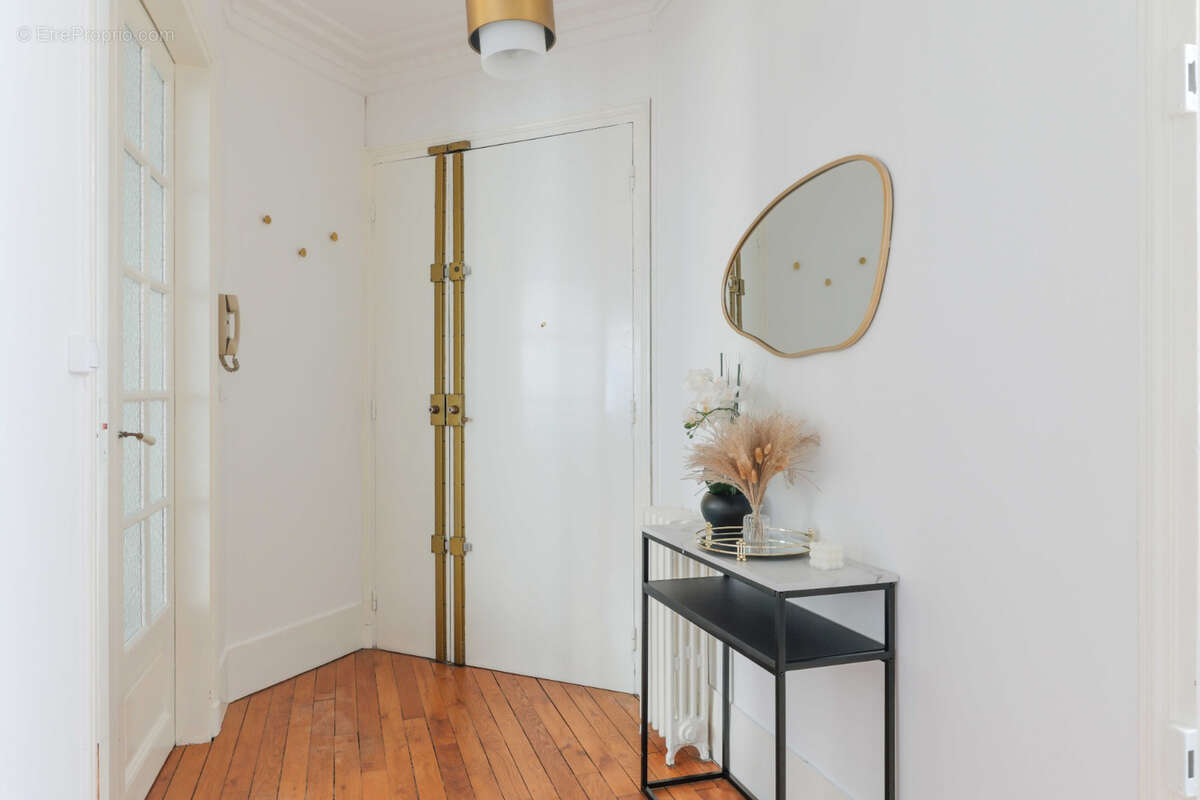 Appartement à PARIS-15E