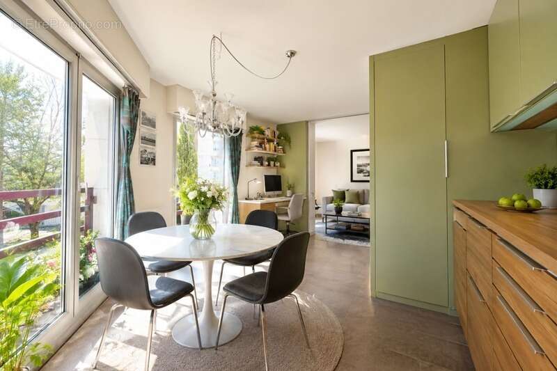Appartement à PARIS-19E