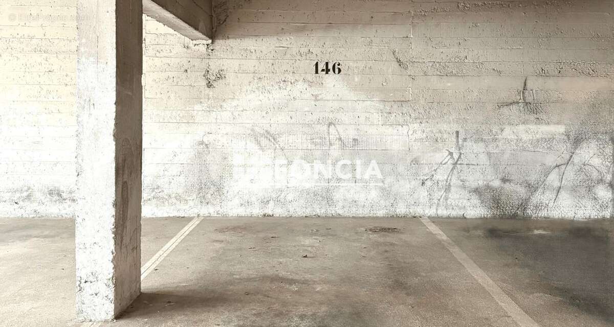 Parking à PARIS-5E