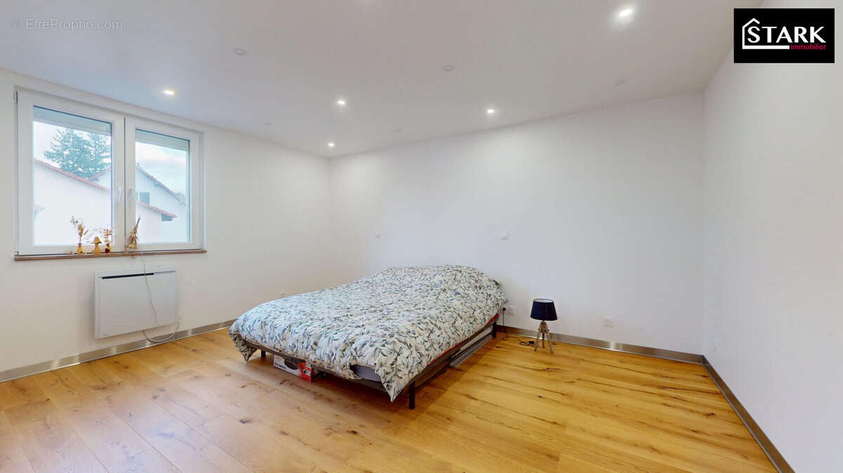 Maison à MONTBOUTON