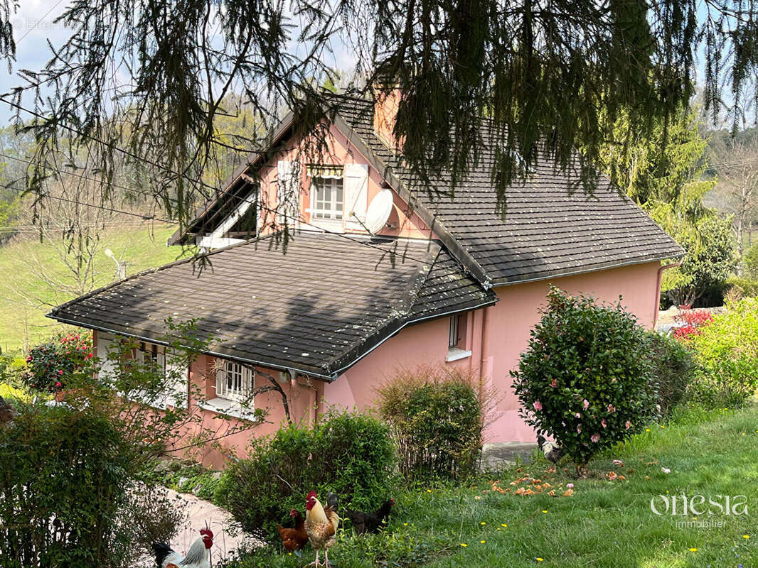 Maison à EYSUS
