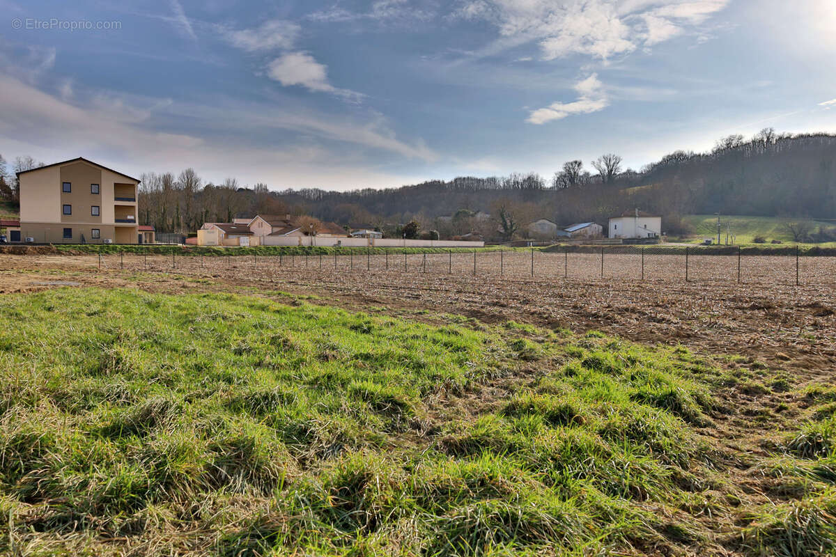 Terrain à SEPTEME