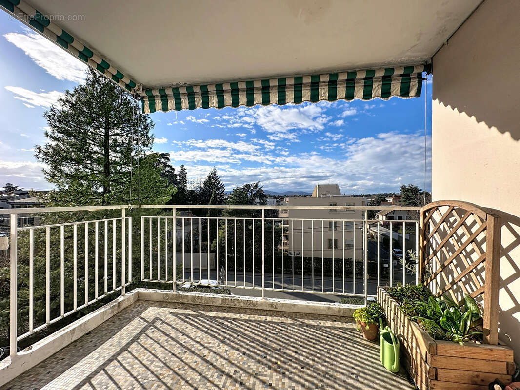 Appartement à TASSIN-LA-DEMI-LUNE