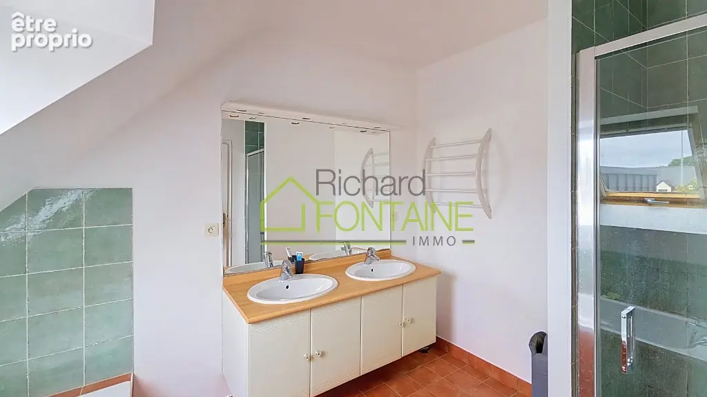 Proche tous les services, Maison familiale de + 170 m² avec 6 chambres, 3 salle de bains - photo 12