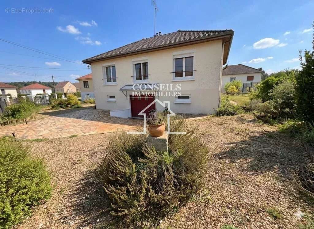 Maison à VILLENEUVE-SUR-YONNE