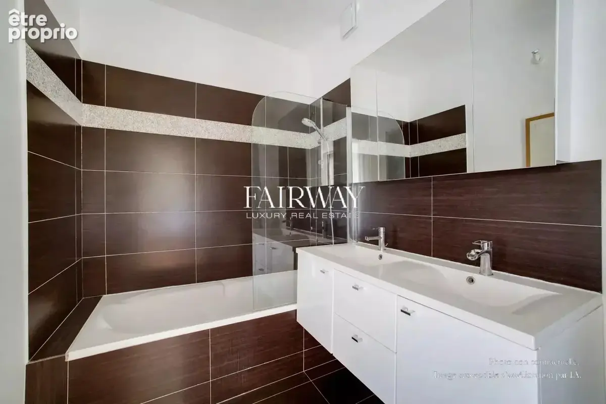 Paris 9e Trinité - Appartement haussmannien familial 3 chambres - photo 10