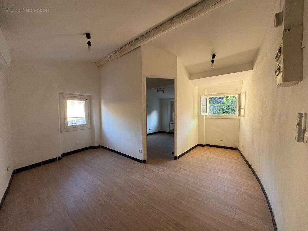 Appartement à L'ESCARENE
