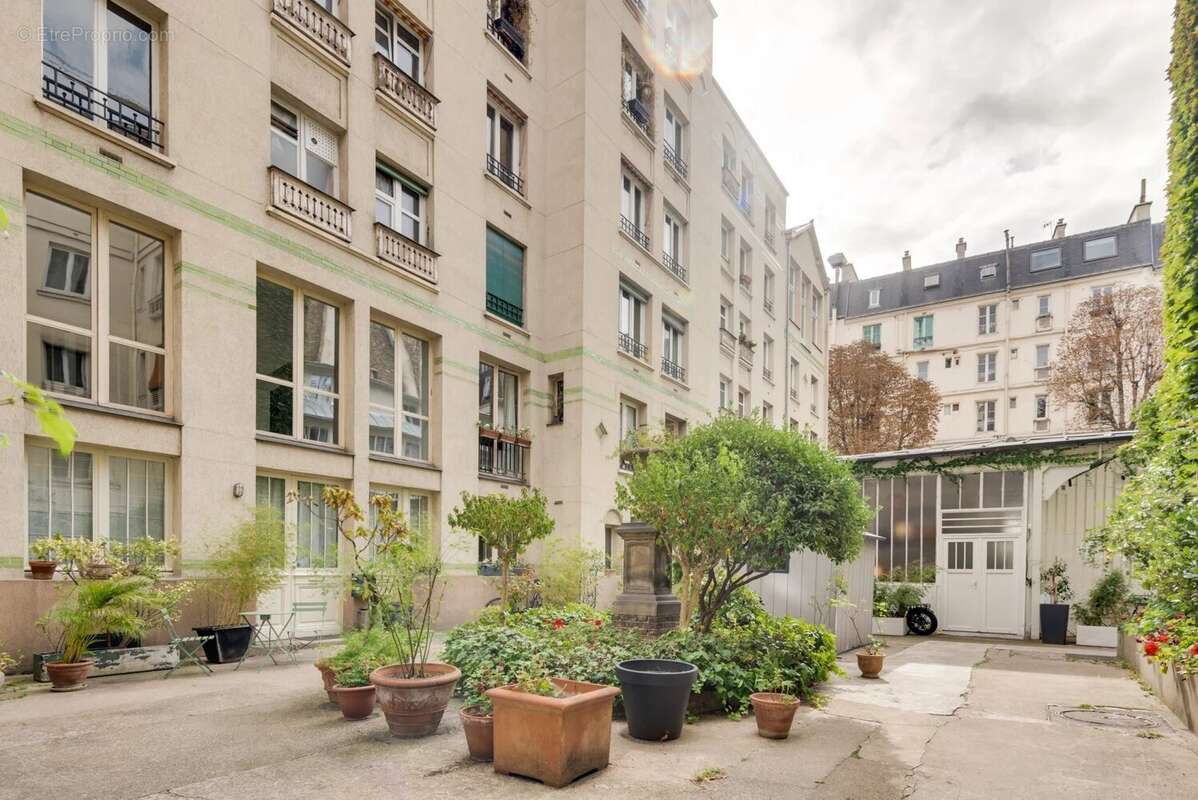 Appartement à PARIS-17E