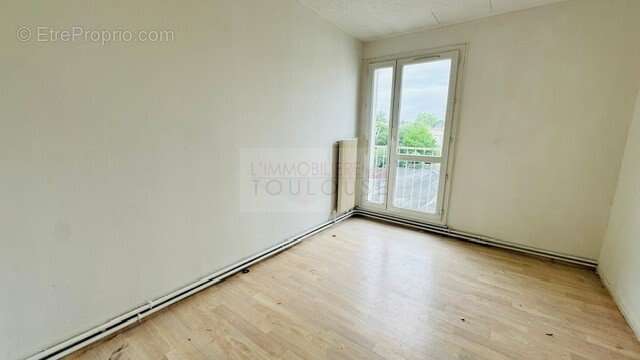 Toulouse amouroux t3/4 traversant + cave + parking - photo 8