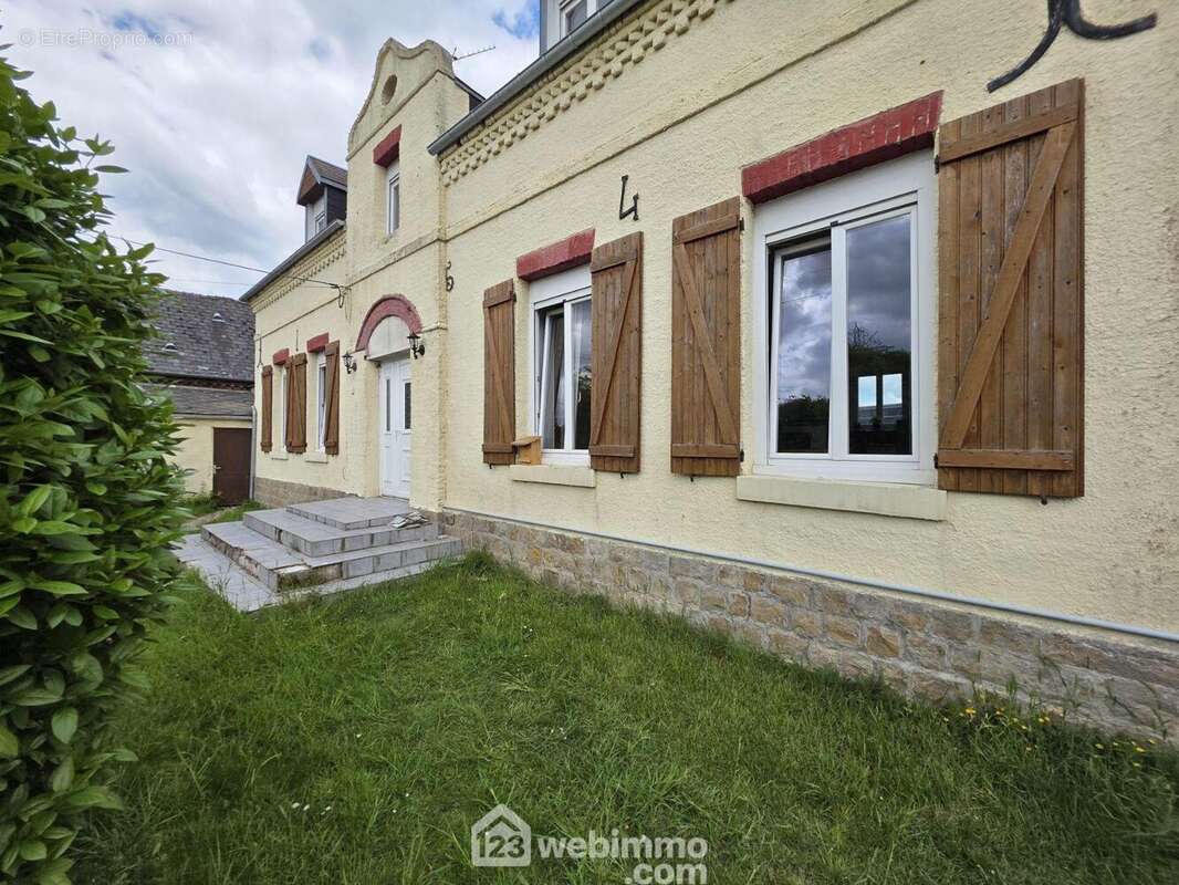 Découvrons maintenant l?intérieur de la maison ? - Maison à VERNEUIL-SUR-SERRE