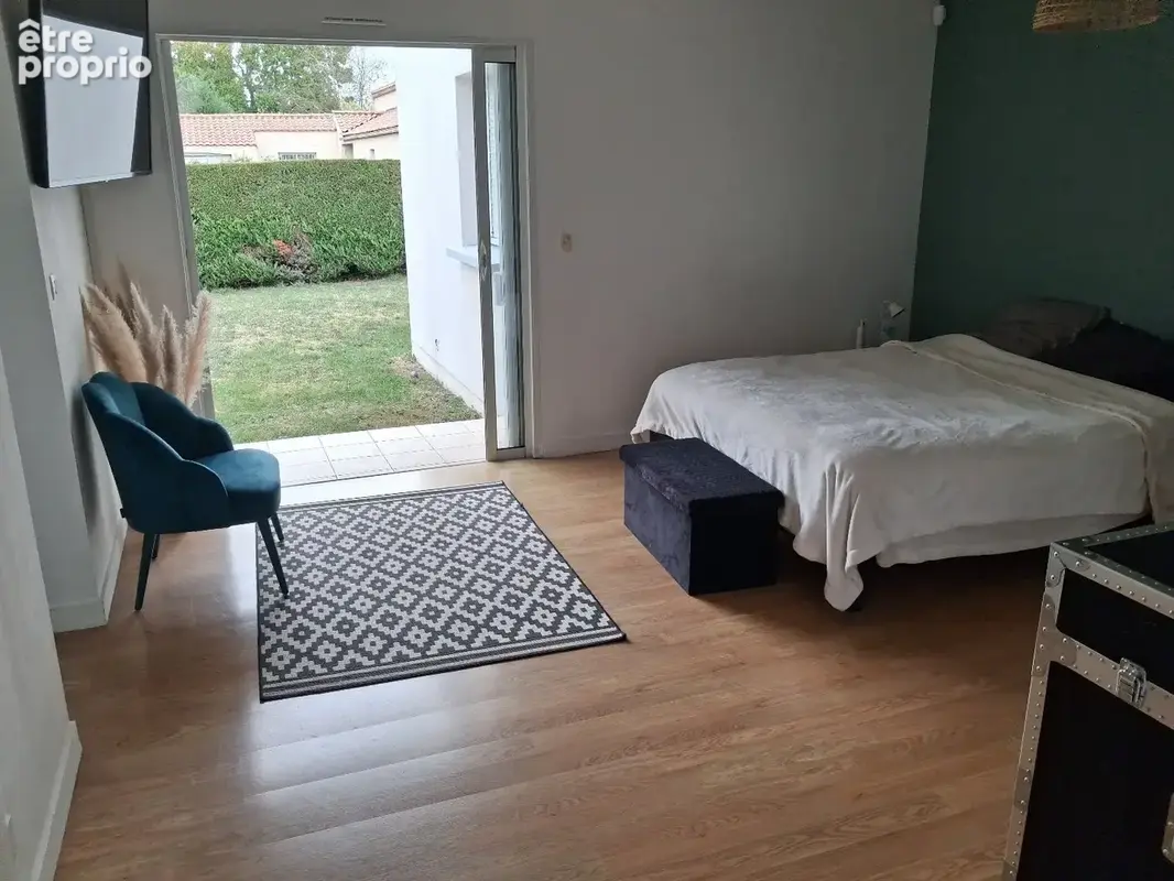 Maison contemporaine de plain-pied 250 m² avec T3 indépendant - photo 9