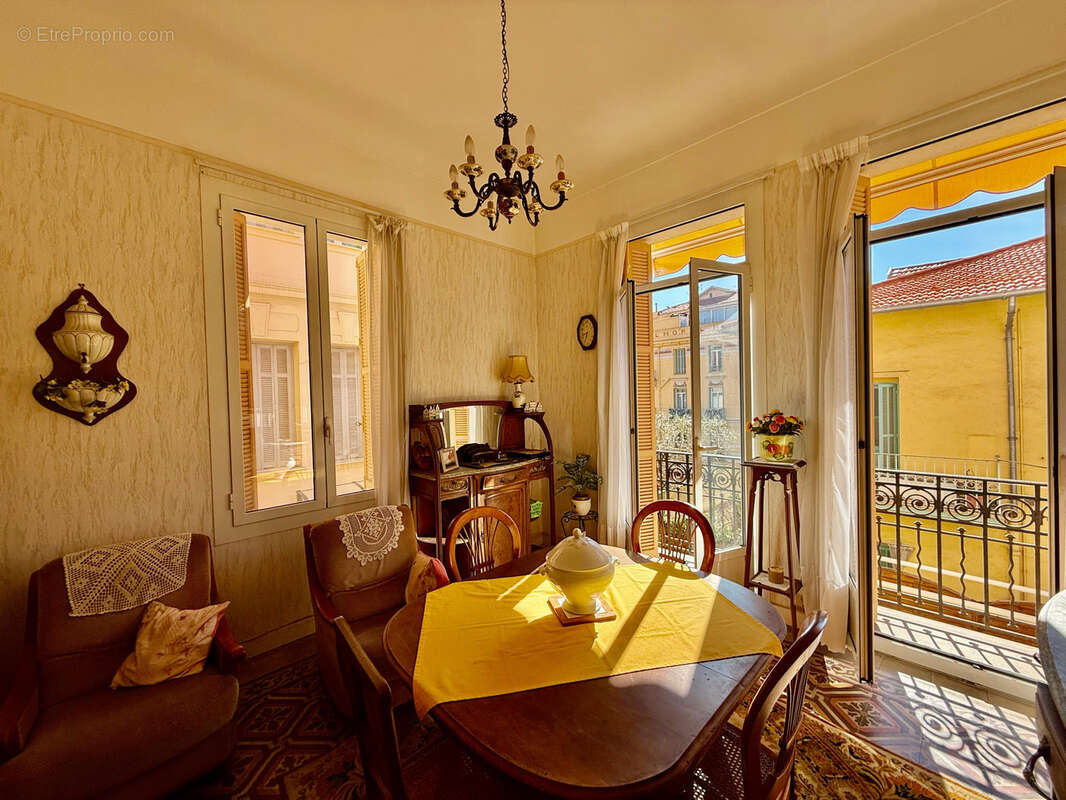 Appartement à MENTON