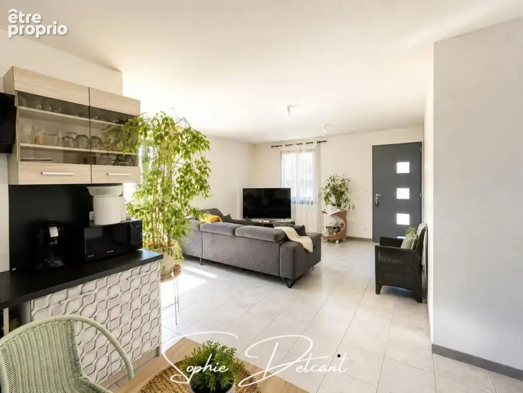 Maison à vendre 4 pièces NEUVY LE ROI (37) 22 minutes de Tours Nord - photo 2