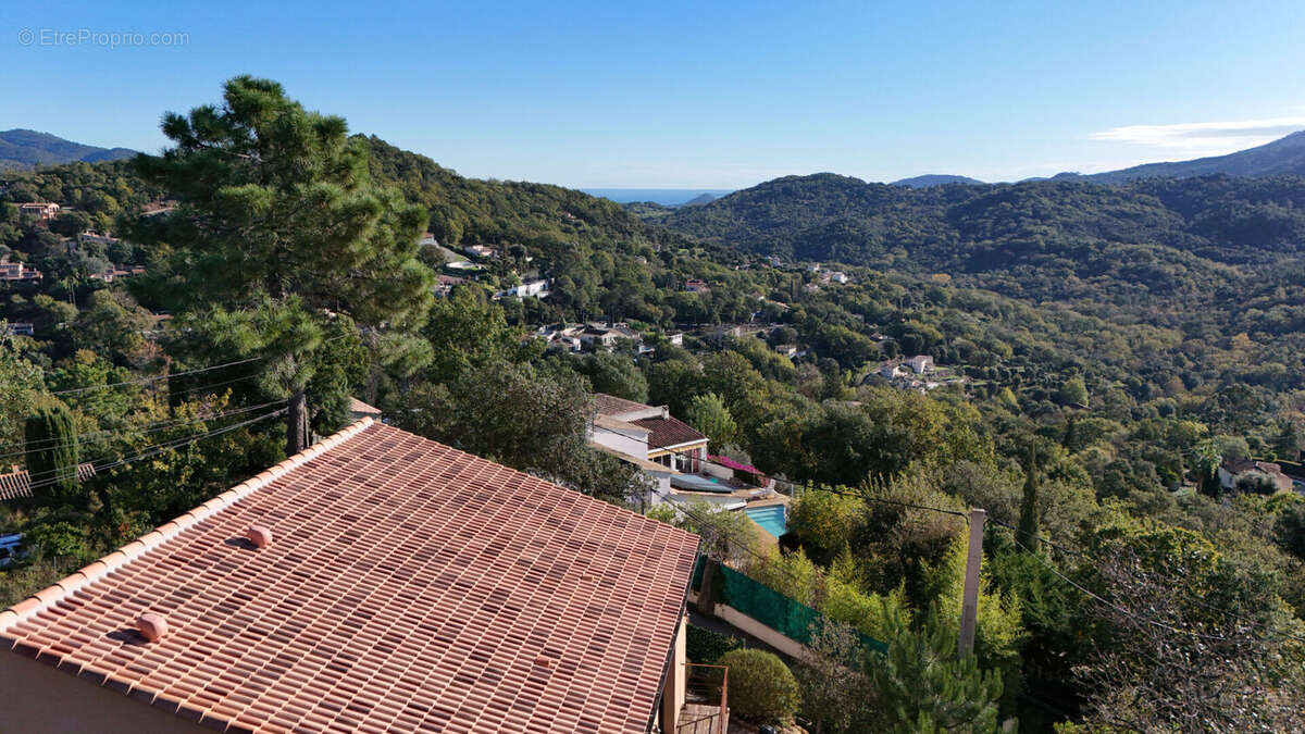 Maison à LES ADRETS-DE-L&#039;ESTEREL