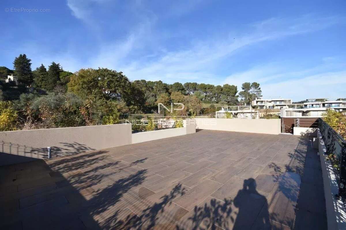 Appartement à MOUGINS