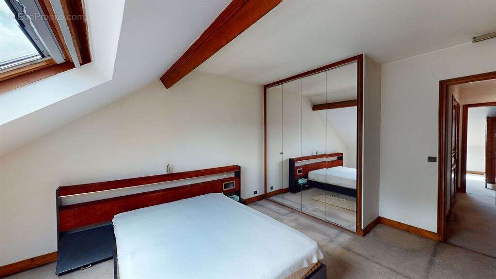 Maison 320 m² à Clamart  - photo 8