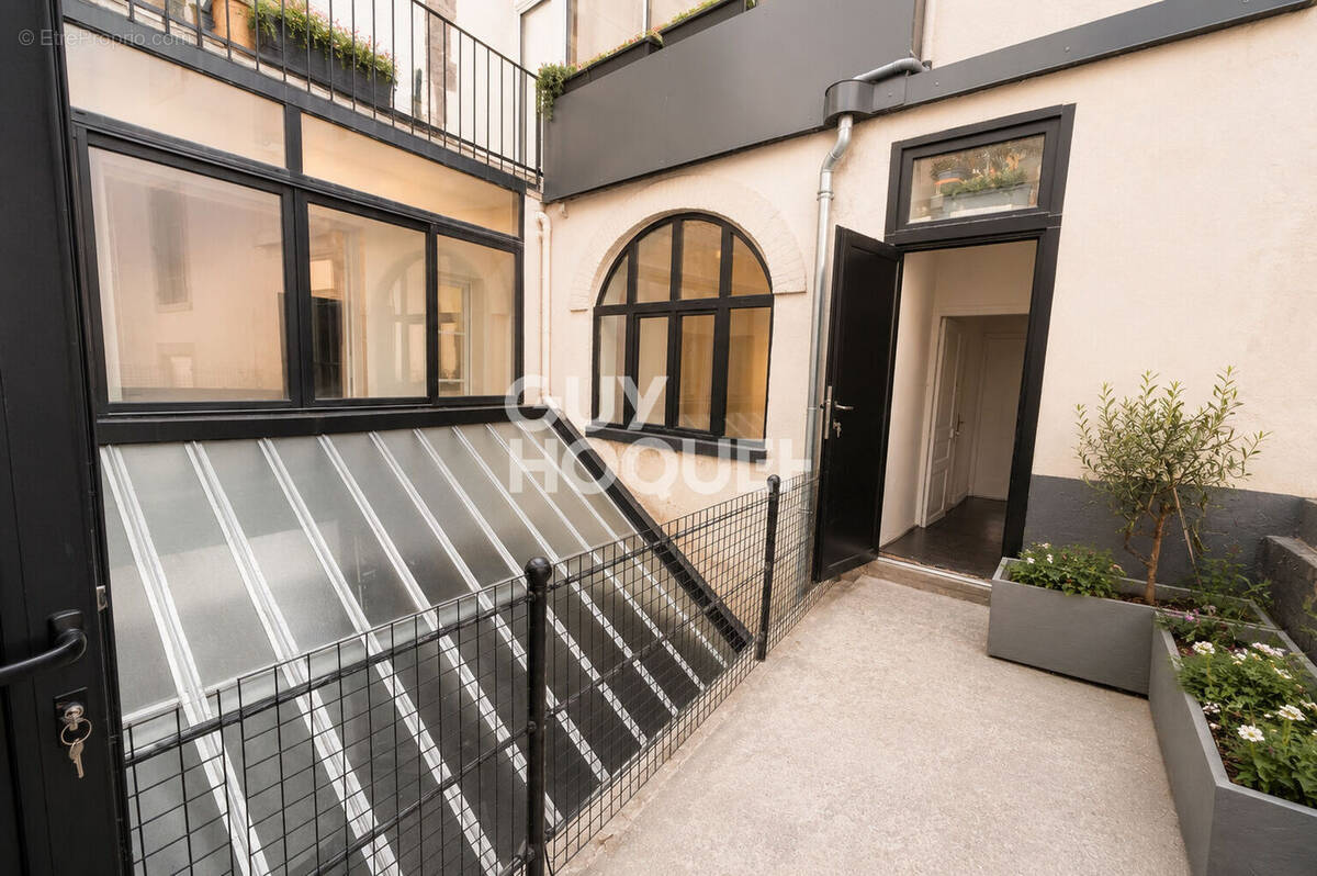 Appartement 4 pièces 147 m² · à Clermont-Ferrand · 146,6 m² · 249 000 €
