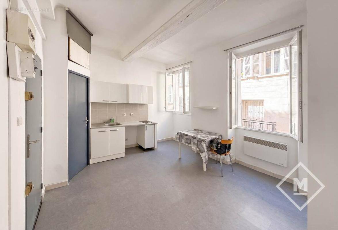 Appartement à MARSEILLE-1E