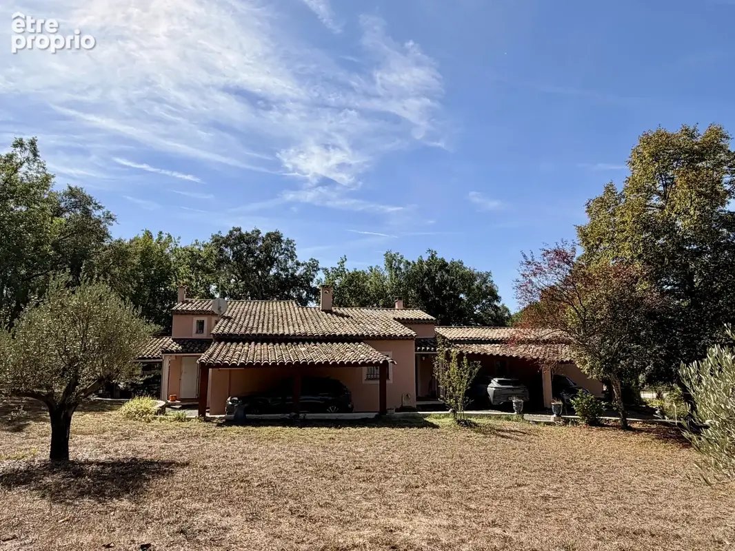 Élégante propriété avec villa principale, mazet en pierres et piscine - photo 20