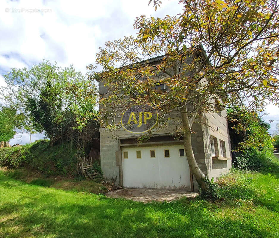 Maison à CLEGUEREC