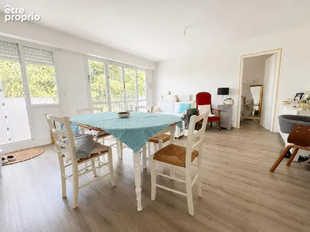 Joli T2 lumineux de 49 m², au 3ème et dernier étage, avec cave - photo 2