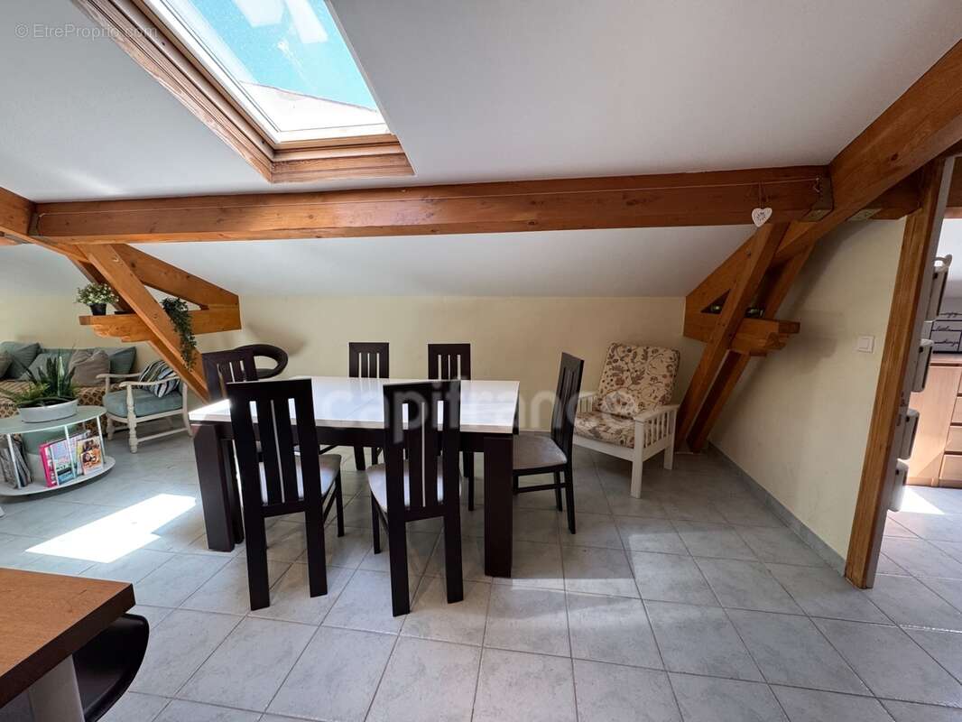 Murs grand local commercial – professions libérales possibles – 164 m² – terrasse / 2 parkings - photo 23