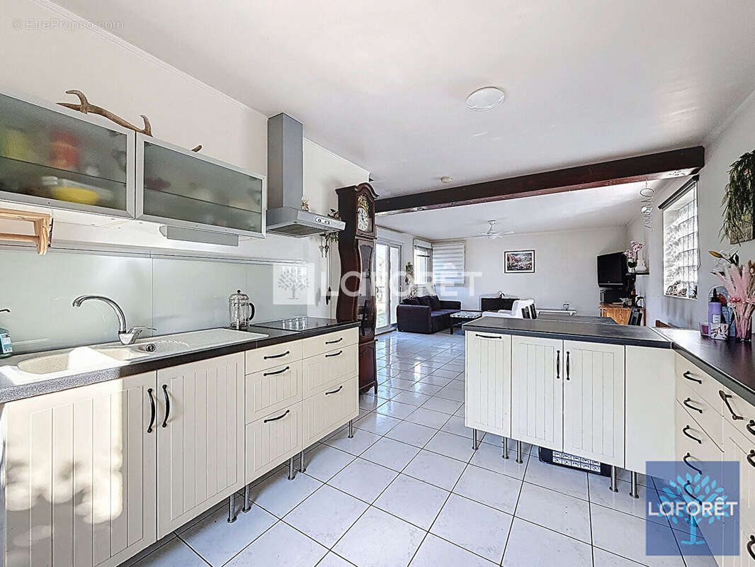 Maison à VIGNEUX-SUR-SEINE