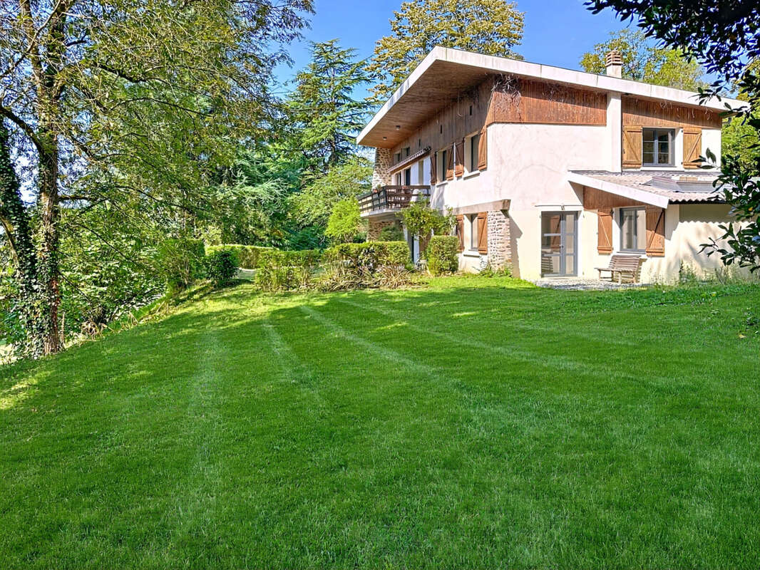 Maison à SERRES-MORLAAS