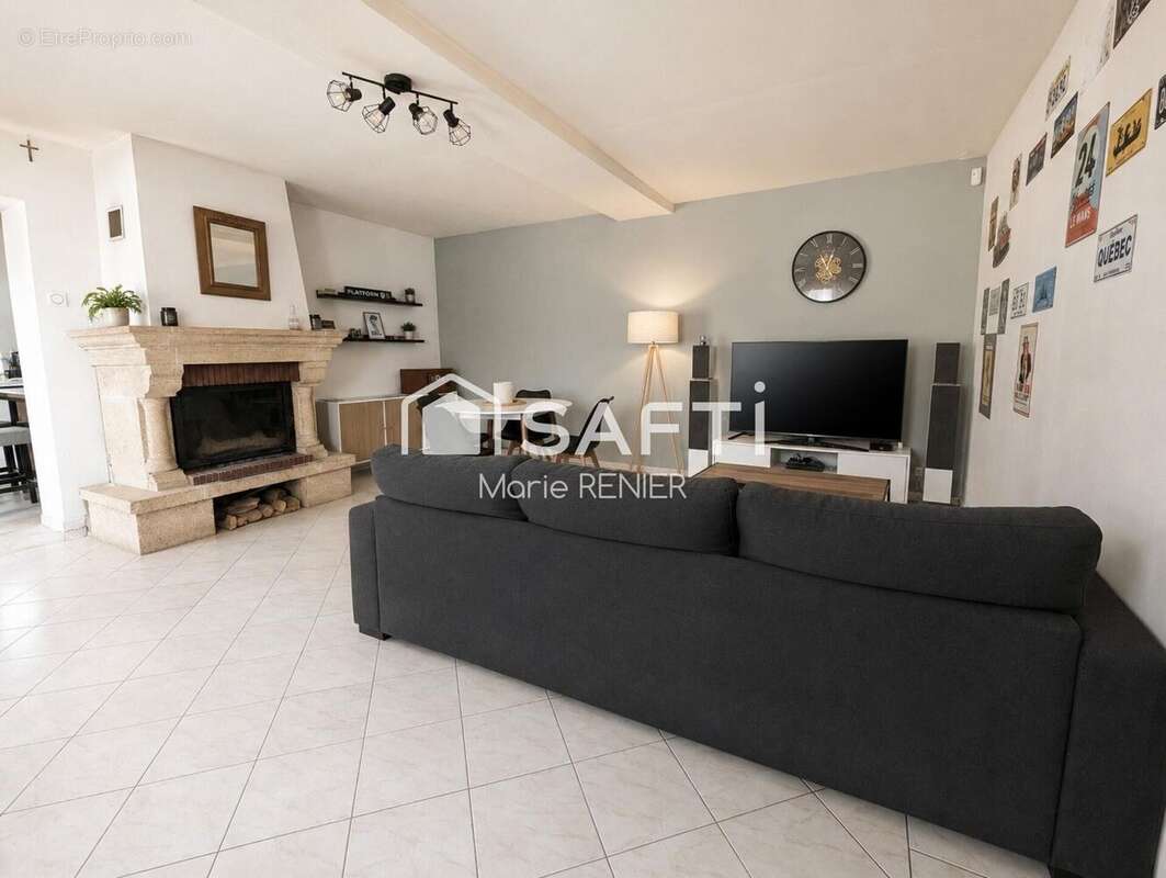 Maison 130 m² à Lezigne  - photo 4