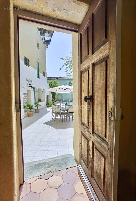 Dpt Gard (30), à vendre UZES propriete P14 de 548 m² - Terrain de 830,00 m² - photo 7