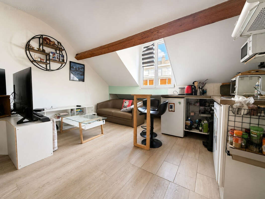Appartement à PARIS-14E