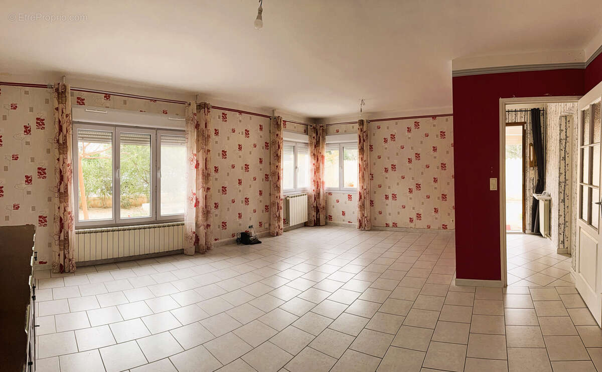 Maison à BAGNOLS-SUR-CEZE