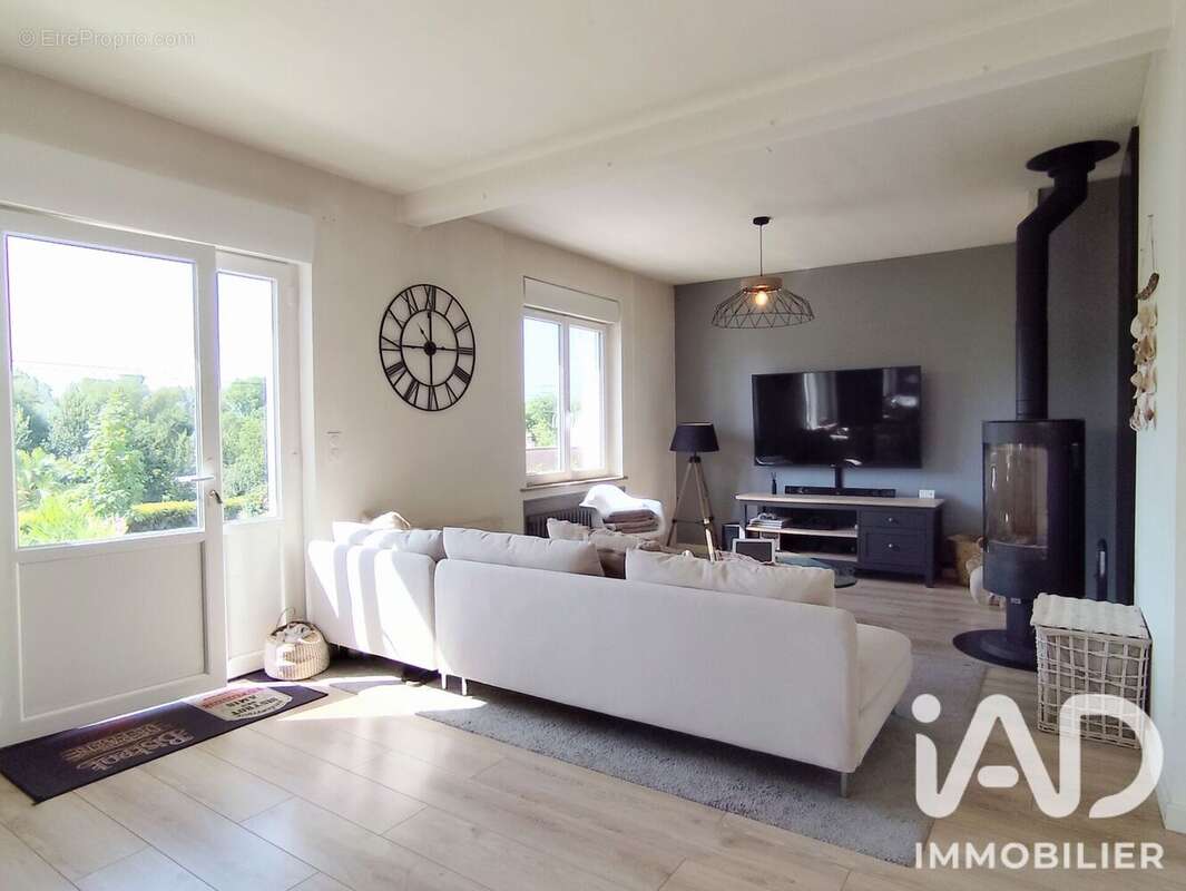 Maison 145 m² à Saint-Ay  - photo 5