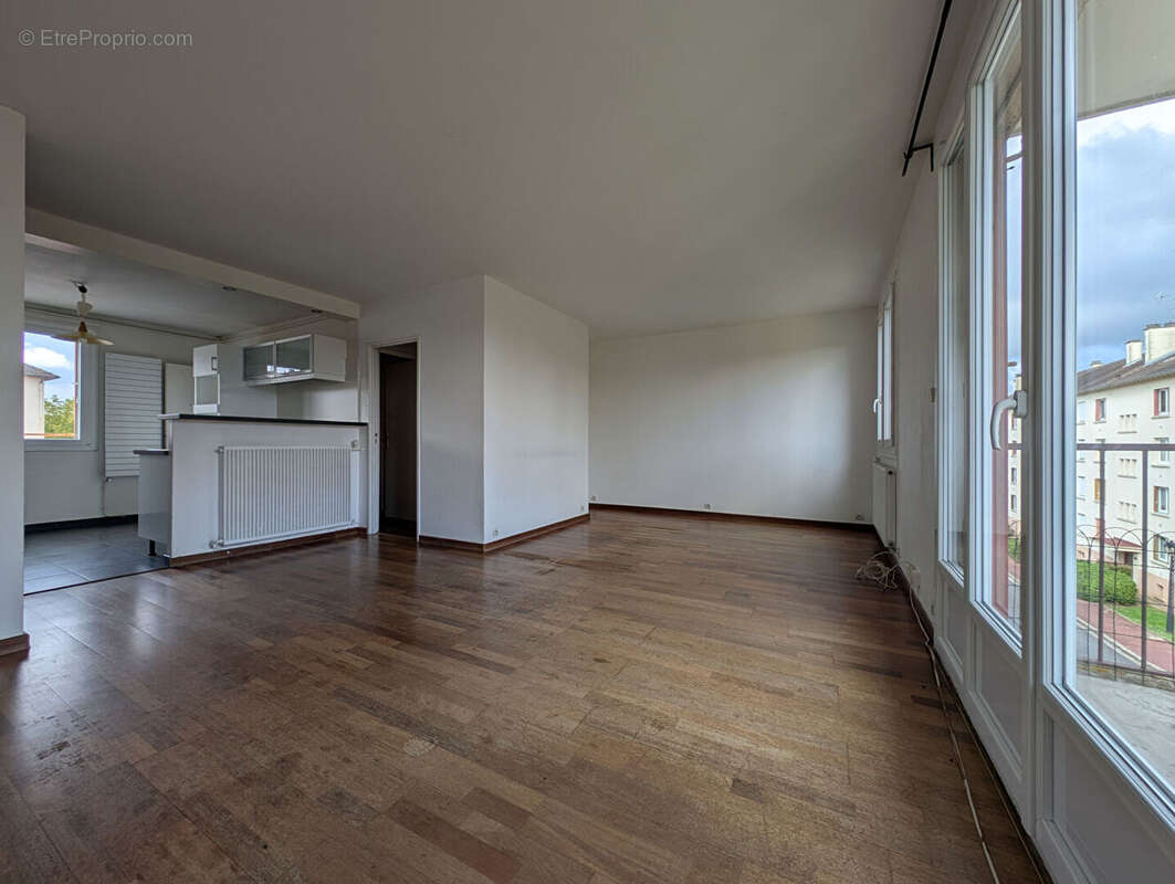 Appartement à LE MESNIL-LE-ROI