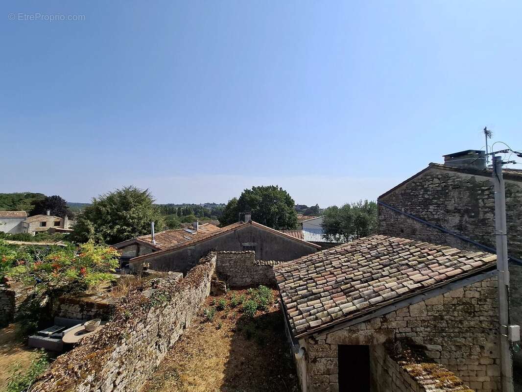 Propriété paisible avec grand jardin au cœur de Melle - photo 13