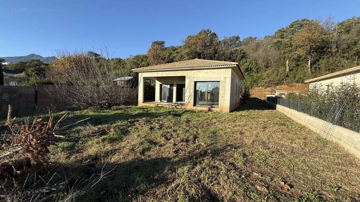 Maison à SANTA-LUCIA-DI-MORIANI