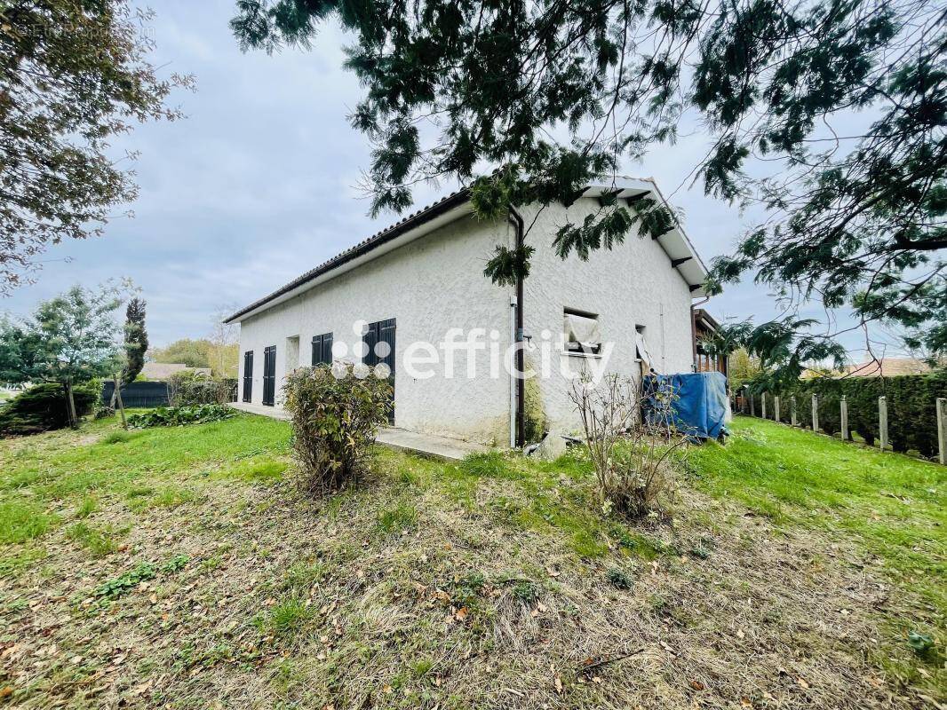 Maison à BEYCHAC-ET-CAILLAU