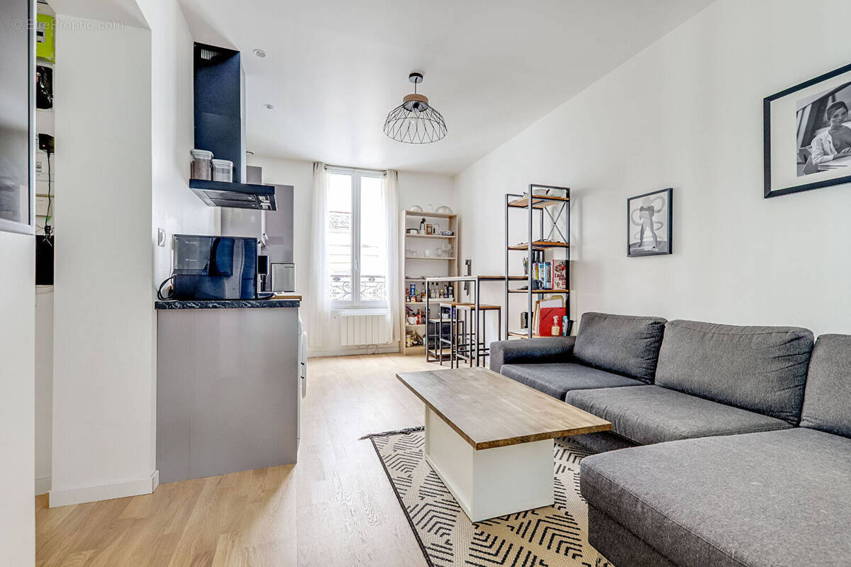 Appartement à PARIS-14E