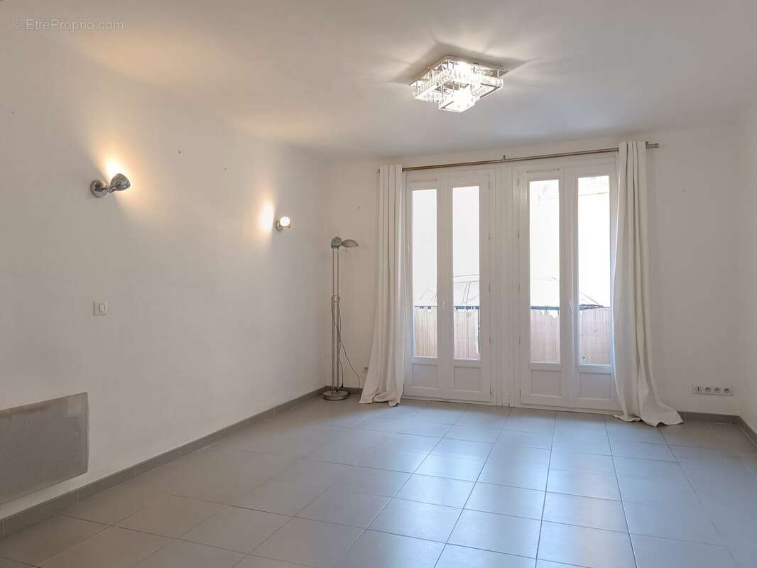 Salon - Appartement à NARBONNE
