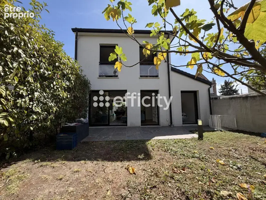 Maison 110 m² à Noisy-Le-Grand  - photo 11