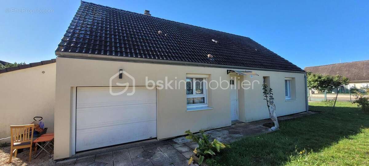 Maison à SAINT-GERMAIN-LAVAL