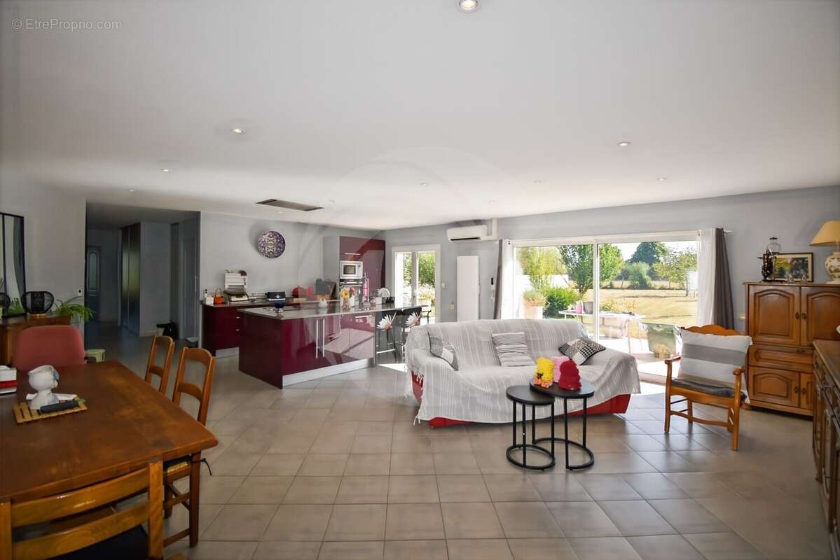 Maison 142 m² à Caussade  - photo 5