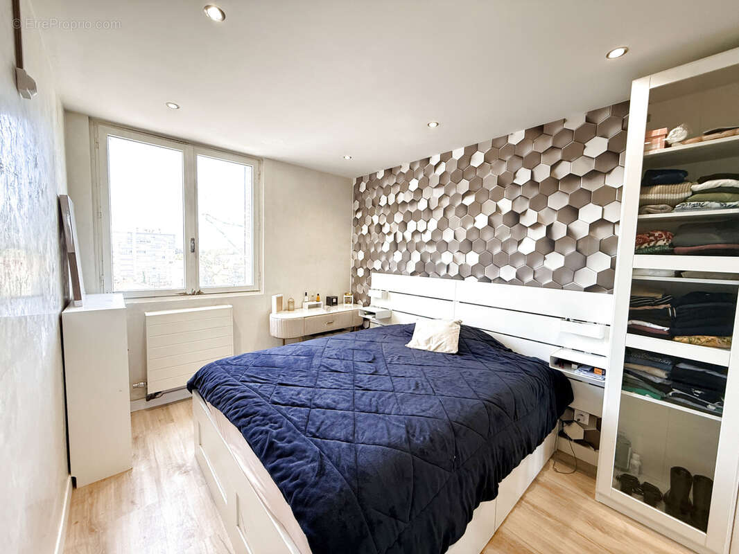 HIDRI IMMO PLUS vous propose en Exclusivité un appartement T4 avec balcon, cave et parking fermé à Fontaine - photo 5