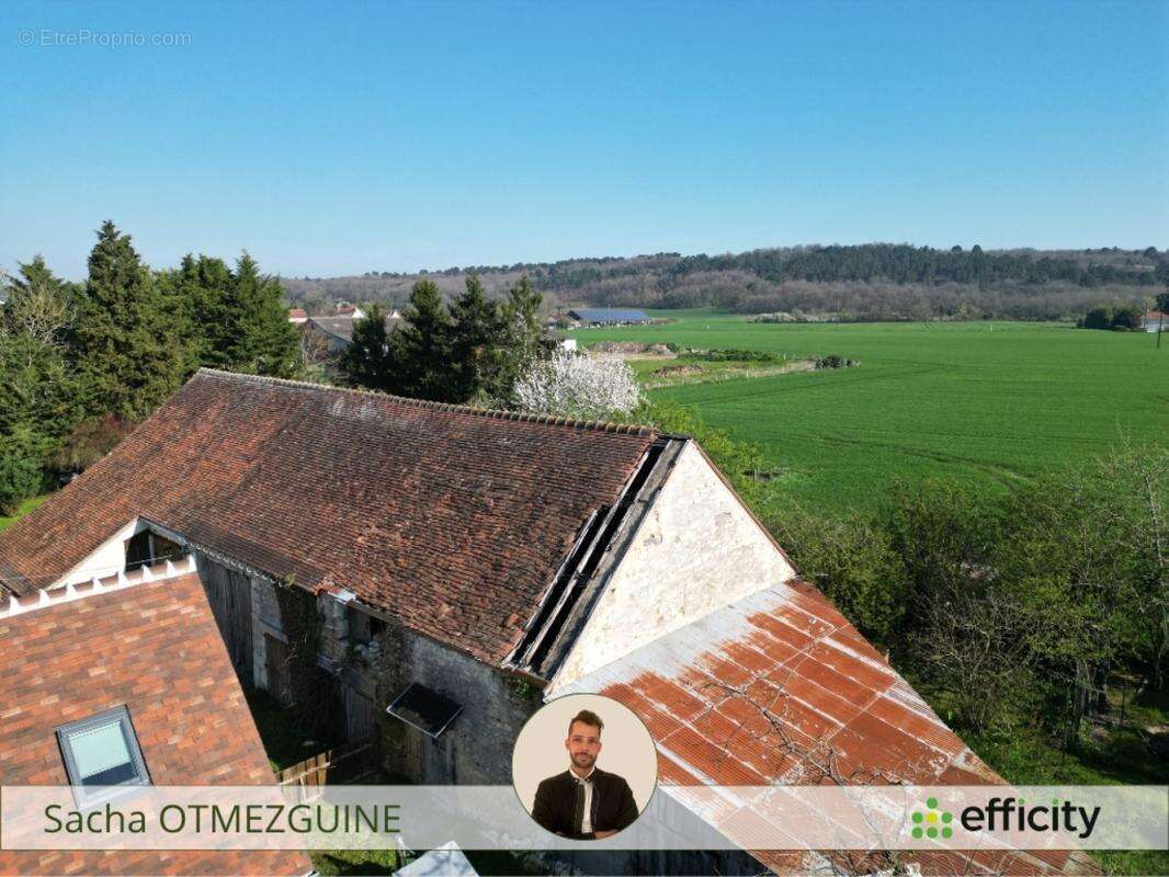 Maison à YZEURES-SUR-CREUSE