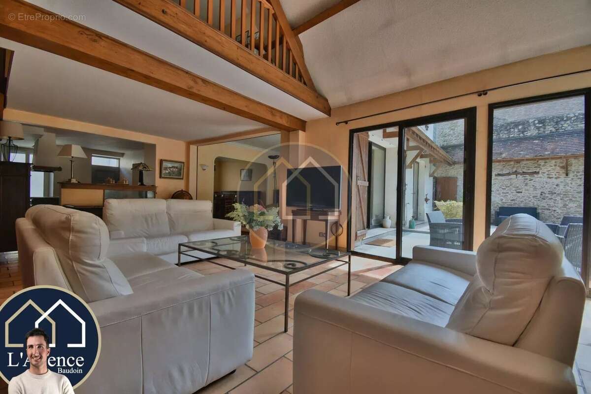 Maison à MONDONVILLE-SAINT-JEAN